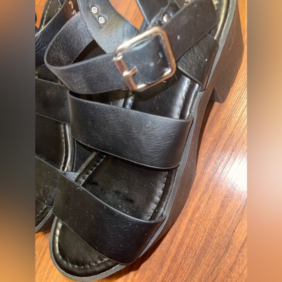 Madden Girl Platform Sandal - Picture 3 of 4